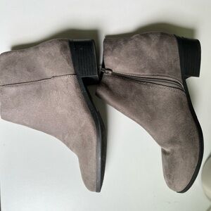 Tan Ankle Boots with Side Zipper and Low Heel